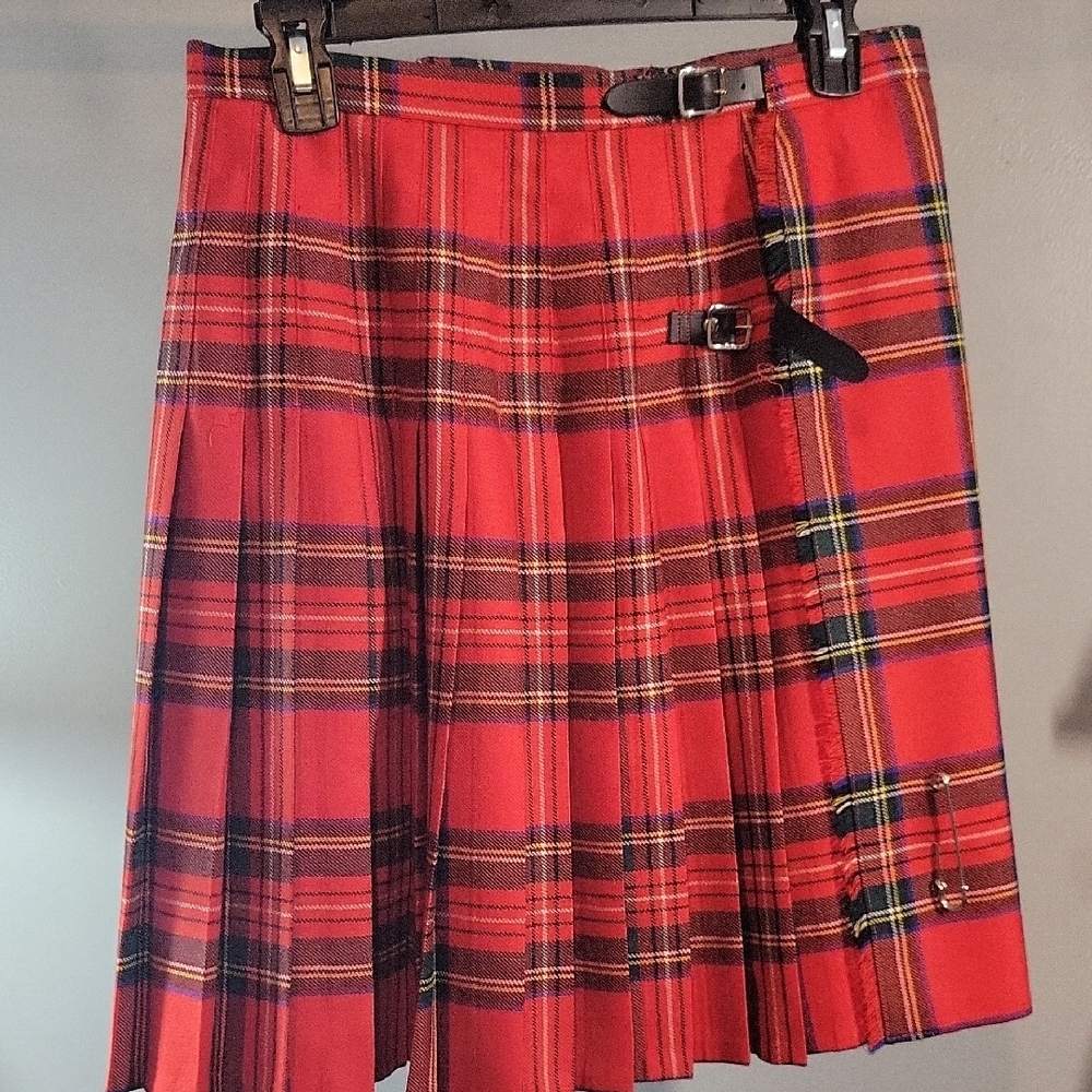 Red Knee-Length A-Line Pleated Skirt